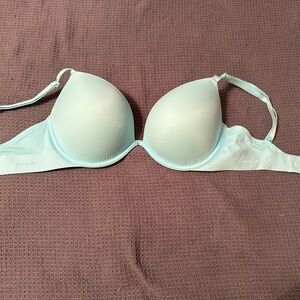 Victorias Secret 34DD push-up bra with convertible straps. Light blue